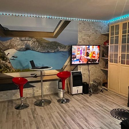 Monfas Apartment Provence In Πράγα Εξωτερικό φωτογραφία