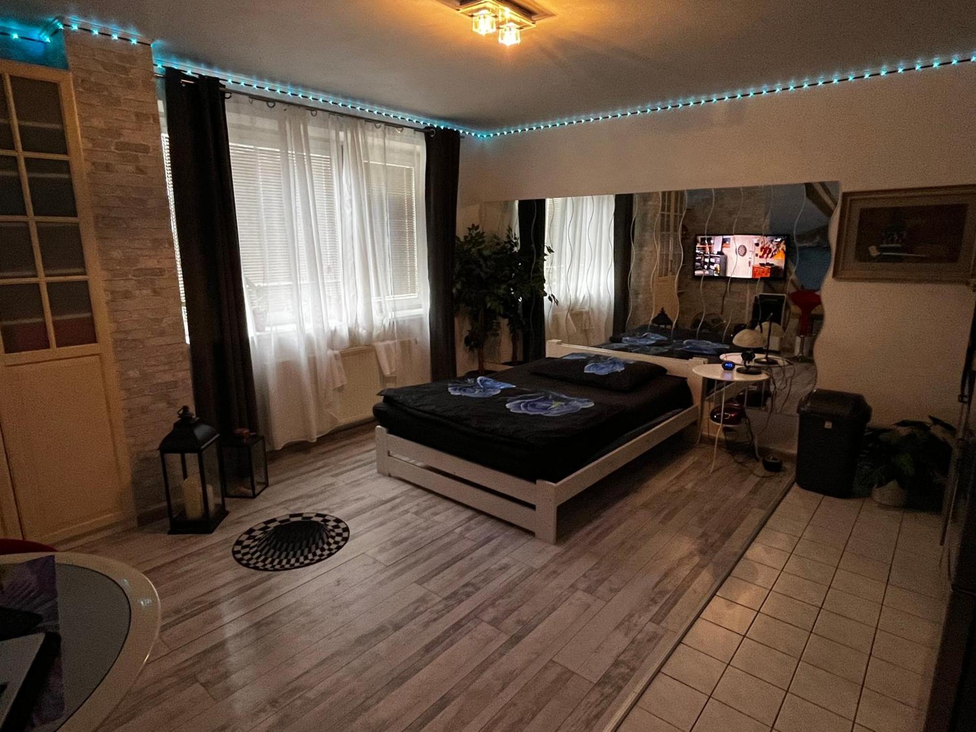 Monfas Apartment Provence In Πράγα Εξωτερικό φωτογραφία