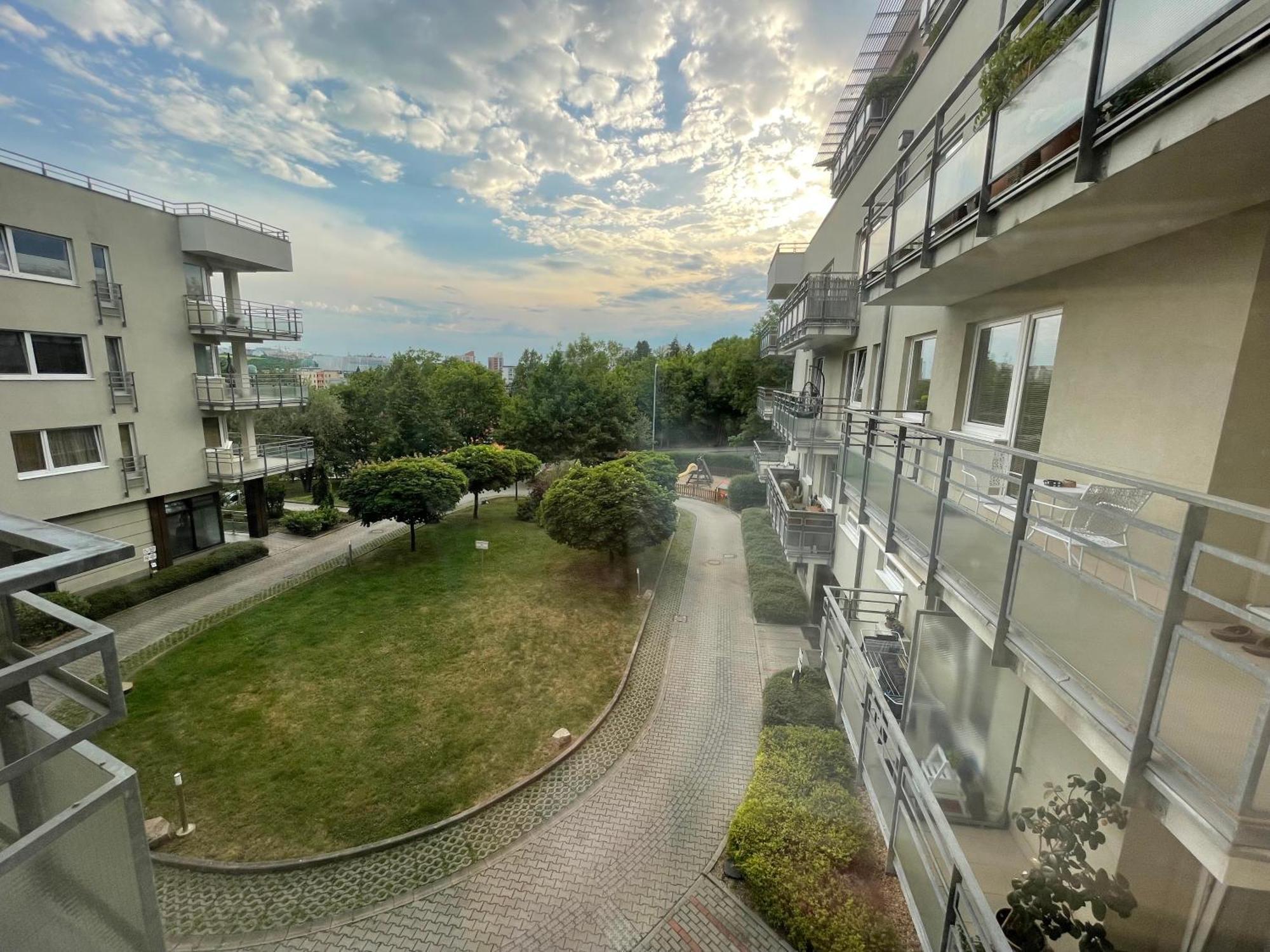 Monfas Apartment Provence In Πράγα Εξωτερικό φωτογραφία