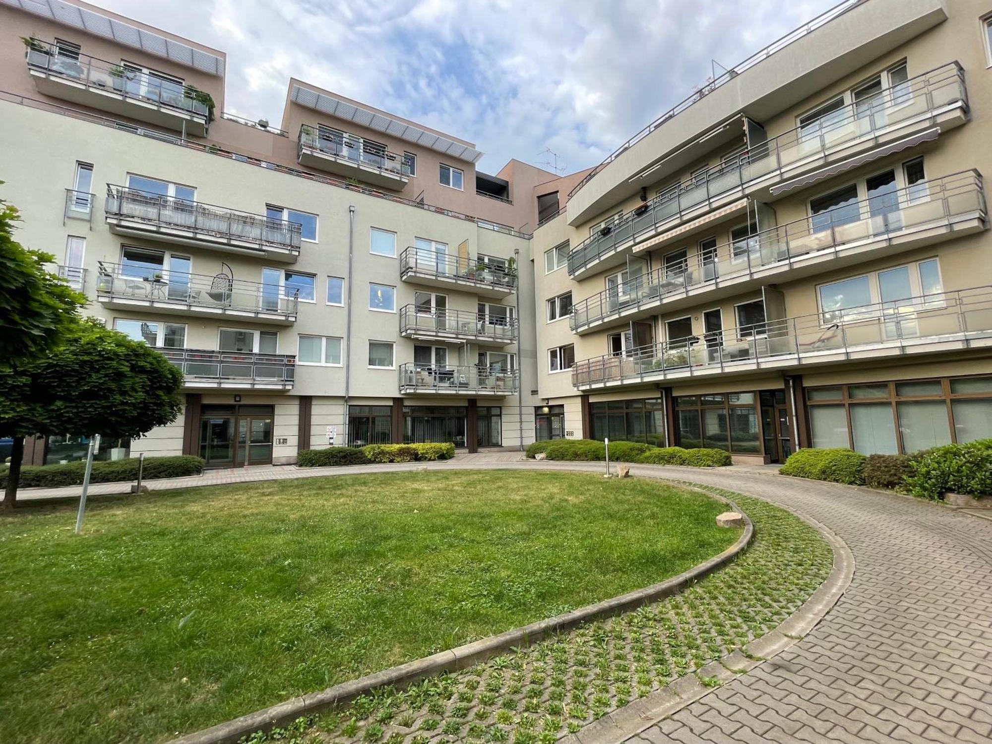 Monfas Apartment Provence In Πράγα Εξωτερικό φωτογραφία